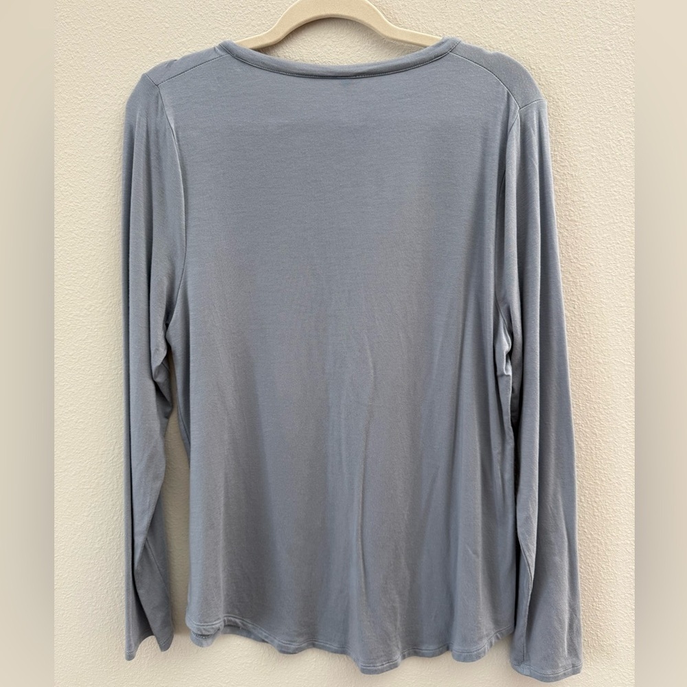 Athleta Light Gray V-Neck Long Sleeve Blouse - Picture 3 of 5